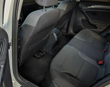 Білий Фольксваген e-Golf, об'ємом двигуна 0 л та пробігом 80 тис. км за 16900 $, фото 5 на Automoto.ua