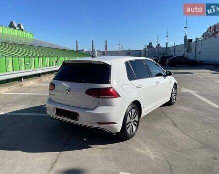 Белый Фольксваген e-Golf, объемом двигателя 0 л и пробегом 124 тыс. км за 13490 $, фото 5 на Automoto.ua