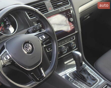 Белый Фольксваген e-Golf, объемом двигателя 0 л и пробегом 69 тыс. км за 13999 $, фото 25 на Automoto.ua