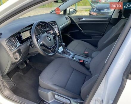 Белый Фольксваген e-Golf, объемом двигателя 0 л и пробегом 36 тыс. км за 14900 $, фото 14 на Automoto.ua
