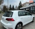 Белый Фольксваген e-Golf, объемом двигателя 0 л и пробегом 67 тыс. км за 13900 $, фото 3 на Automoto.ua