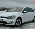 Белый Фольксваген e-Golf, объемом двигателя 0 л и пробегом 38 тыс. км за 17000 $, фото 1 на Automoto.ua