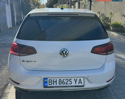Белый Фольксваген e-Golf, объемом двигателя 0 л и пробегом 47 тыс. км за 15900 $, фото 6 на Automoto.ua