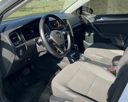 Белый Фольксваген e-Golf, объемом двигателя 0 л и пробегом 44 тыс. км за 16800 $, фото 13 на Automoto.ua
