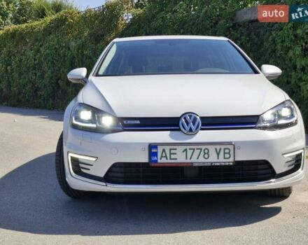 Белый Фольксваген e-Golf, объемом двигателя 0 л и пробегом 70 тыс. км за 14500 $, фото 3 на Automoto.ua