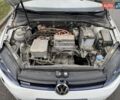 Белый Фольксваген e-Golf, объемом двигателя 0 л и пробегом 57 тыс. км за 15500 $, фото 19 на Automoto.ua