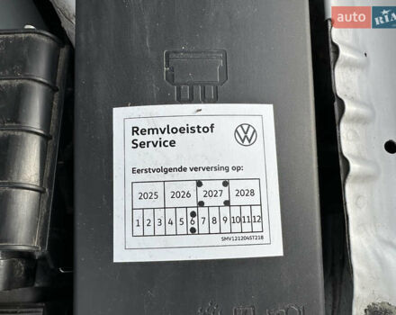 Белый Фольксваген e-Golf, объемом двигателя 0 л и пробегом 98 тыс. км за 16450 $, фото 32 на Automoto.ua