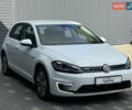 Белый Фольксваген e-Golf, объемом двигателя 0 л и пробегом 137 тыс. км за 13800 $, фото 3 на Automoto.ua