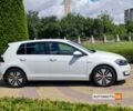 Белый Фольксваген e-Golf, объемом двигателя 36 л и пробегом 114 тыс. км за 15000 $, фото 5 на Automoto.ua