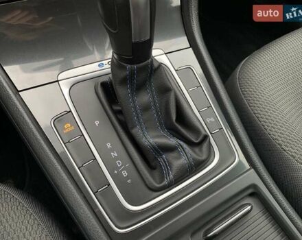 Белый Фольксваген e-Golf, объемом двигателя 0 л и пробегом 32 тыс. км за 14400 $, фото 23 на Automoto.ua