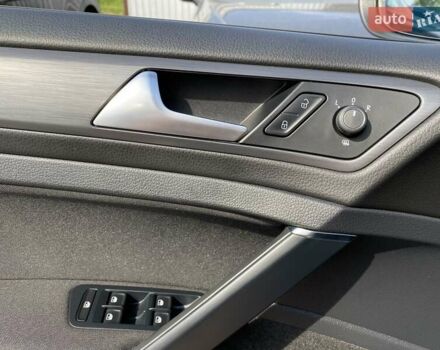 Белый Фольксваген e-Golf, объемом двигателя 0 л и пробегом 36 тыс. км за 14900 $, фото 16 на Automoto.ua