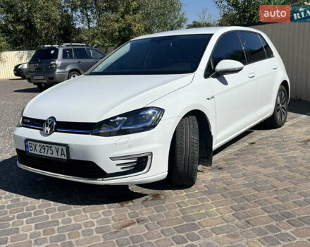 Белый Фольксваген e-Golf, объемом двигателя 0 л и пробегом 55 тыс. км за 14800 $, фото 1 на Automoto.ua