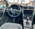 Белый Фольксваген e-Golf, объемом двигателя 0 л и пробегом 63 тыс. км за 13499 $, фото 86 на Automoto.ua