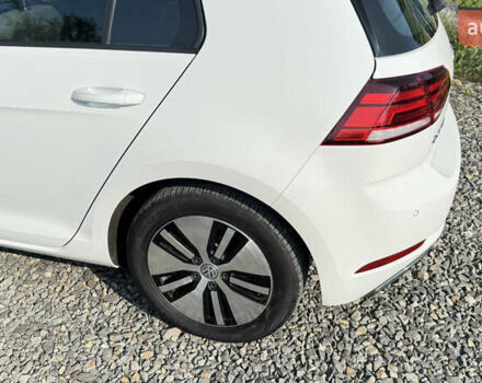 Белый Фольксваген e-Golf, объемом двигателя 0 л и пробегом 73 тыс. км за 17900 $, фото 19 на Automoto.ua