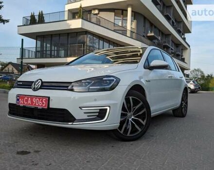 Білий Фольксваген e-Golf, об'ємом двигуна 0 л та пробігом 56 тис. км за 14950 $, фото 14 на Automoto.ua