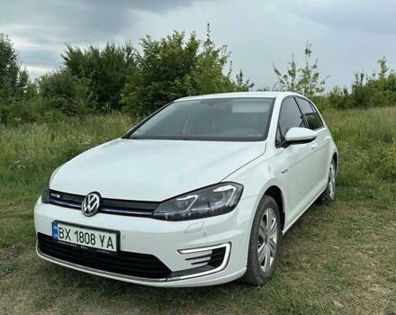 Белый Фольксваген e-Golf, объемом двигателя 0 л и пробегом 67 тыс. км за 13900 $, фото 8 на Automoto.ua