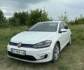 Белый Фольксваген e-Golf, объемом двигателя 0 л и пробегом 67 тыс. км за 13900 $, фото 8 на Automoto.ua