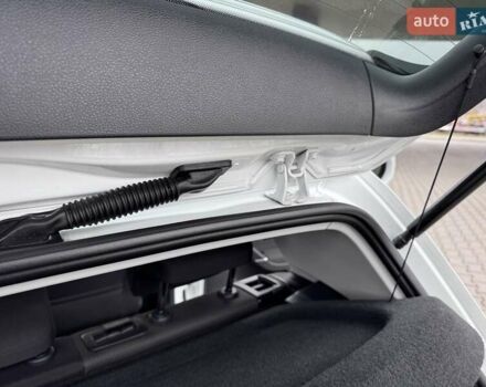 Белый Фольксваген e-Golf, объемом двигателя 0 л и пробегом 71 тыс. км за 12999 $, фото 46 на Automoto.ua