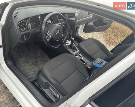 Белый Фольксваген e-Golf, объемом двигателя 0 л и пробегом 67 тыс. км за 16000 $, фото 1 на Automoto.ua