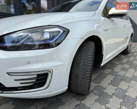 Белый Фольксваген e-Golf, объемом двигателя 0 л и пробегом 137 тыс. км за 13800 $, фото 9 на Automoto.ua