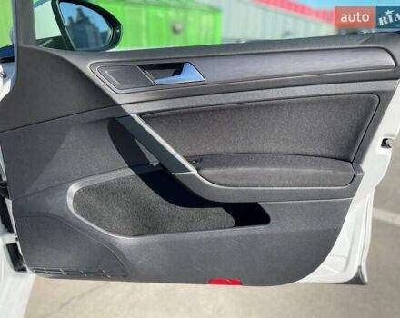 Белый Фольксваген e-Golf, объемом двигателя 0 л и пробегом 125 тыс. км за 13500 $, фото 25 на Automoto.ua