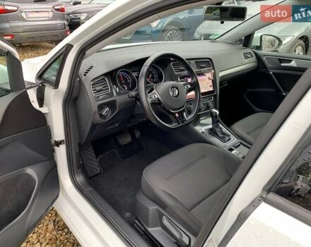 Белый Фольксваген e-Golf, объемом двигателя 0 л и пробегом 32 тыс. км за 14400 $, фото 12 на Automoto.ua