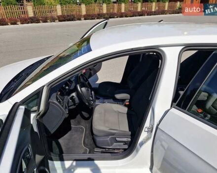 Белый Фольксваген e-Golf, объемом двигателя 0 л и пробегом 70 тыс. км за 14500 $, фото 19 на Automoto.ua