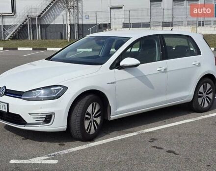 Белый Фольксваген e-Golf, объемом двигателя 0 л и пробегом 96 тыс. км за 14441 $, фото 14 на Automoto.ua