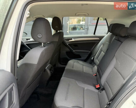 Белый Фольксваген e-Golf, объемом двигателя 0 л и пробегом 137 тыс. км за 13800 $, фото 15 на Automoto.ua