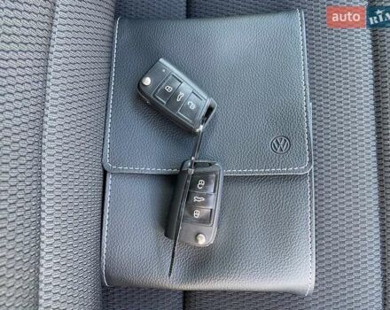 Белый Фольксваген e-Golf, объемом двигателя 0 л и пробегом 36 тыс. км за 14900 $, фото 66 на Automoto.ua