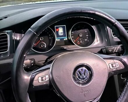 Белый Фольксваген e-Golf, объемом двигателя 0 л и пробегом 38 тыс. км за 14300 $, фото 7 на Automoto.ua