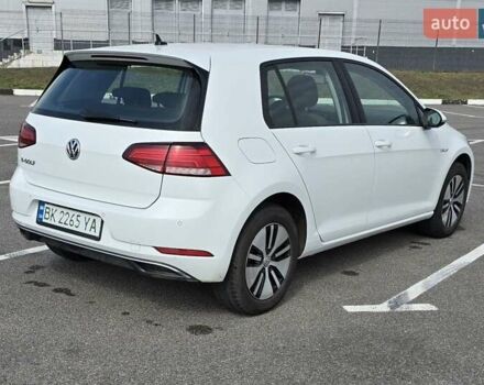Белый Фольксваген e-Golf, объемом двигателя 0 л и пробегом 96 тыс. км за 14441 $, фото 16 на Automoto.ua