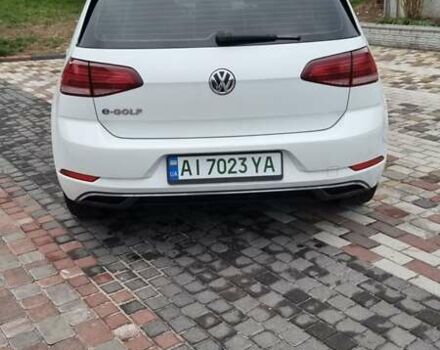 Белый Фольксваген e-Golf, объемом двигателя 0 л и пробегом 63 тыс. км за 13200 $, фото 5 на Automoto.ua