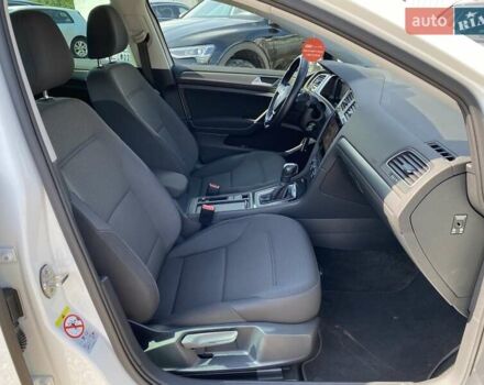 Белый Фольксваген e-Golf, объемом двигателя 0 л и пробегом 36 тыс. км за 14900 $, фото 65 на Automoto.ua