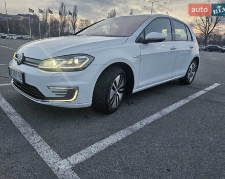 Белый Фольксваген e-Golf, объемом двигателя 0 л и пробегом 115 тыс. км за 14900 $, фото 2 на Automoto.ua