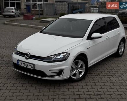 Белый Фольксваген e-Golf, объемом двигателя 0 л и пробегом 71 тыс. км за 12999 $, фото 44 на Automoto.ua