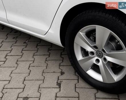 Белый Фольксваген e-Golf, объемом двигателя 0 л и пробегом 71 тыс. км за 12999 $, фото 15 на Automoto.ua