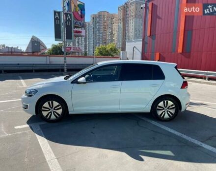 Белый Фольксваген e-Golf, объемом двигателя 0 л и пробегом 124 тыс. км за 13490 $, фото 8 на Automoto.ua