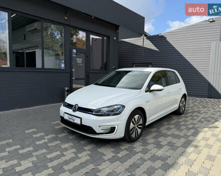 Белый Фольксваген e-Golf, объемом двигателя 0 л и пробегом 137 тыс. км за 13800 $, фото 1 на Automoto.ua