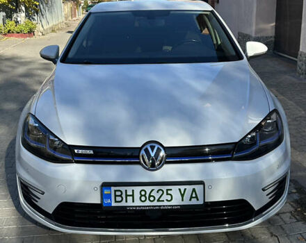 Белый Фольксваген e-Golf, объемом двигателя 0 л и пробегом 47 тыс. км за 15900 $, фото 5 на Automoto.ua