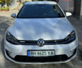 Белый Фольксваген e-Golf, объемом двигателя 0 л и пробегом 47 тыс. км за 15900 $, фото 5 на Automoto.ua