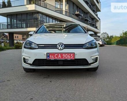 Білий Фольксваген e-Golf, об'ємом двигуна 0 л та пробігом 56 тис. км за 14950 $, фото 18 на Automoto.ua