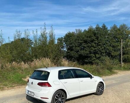 Белый Фольксваген e-Golf, объемом двигателя 0 л и пробегом 46 тыс. км за 14900 $, фото 3 на Automoto.ua