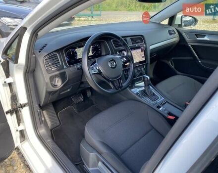 Белый Фольксваген e-Golf, объемом двигателя 0 л и пробегом 36 тыс. км за 14900 $, фото 13 на Automoto.ua