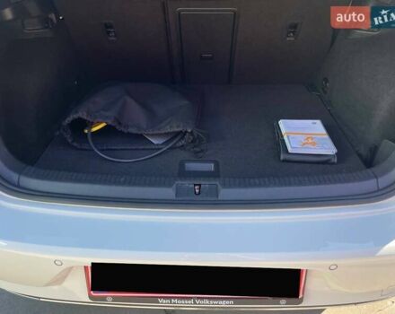 Белый Фольксваген e-Golf, объемом двигателя 0 л и пробегом 124 тыс. км за 13490 $, фото 24 на Automoto.ua