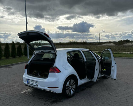 Белый Фольксваген e-Golf, объемом двигателя 0 л и пробегом 113 тыс. км за 13700 $, фото 9 на Automoto.ua