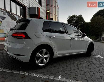 Білий Фольксваген e-Golf, об'ємом двигуна 0 л та пробігом 97 тис. км за 13999 $, фото 15 на Automoto.ua