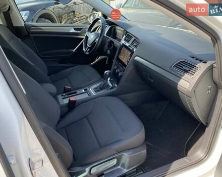 Белый Фольксваген e-Golf, объемом двигателя 0 л и пробегом 36 тыс. км за 14900 $, фото 64 на Automoto.ua