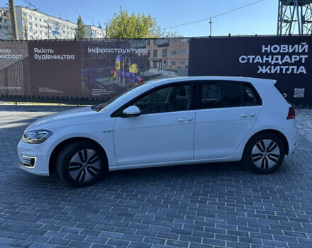Белый Фольксваген e-Golf, объемом двигателя 0 л и пробегом 24 тыс. км за 15999 $, фото 4 на Automoto.ua
