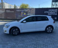 Белый Фольксваген e-Golf, объемом двигателя 0 л и пробегом 24 тыс. км за 15999 $, фото 4 на Automoto.ua